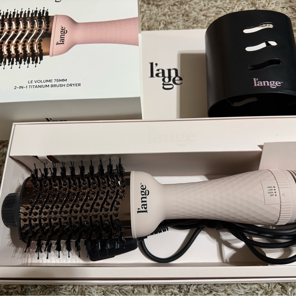 L'ange 2-in-1 Titanium Brush Dryer